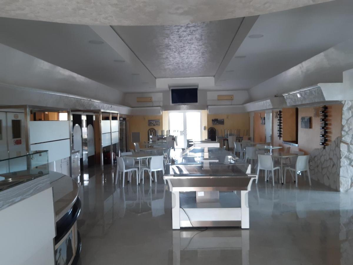 Il Postiglione Hotel - Sala Ricevimenti มินตูร์โน ภายนอก รูปภาพ