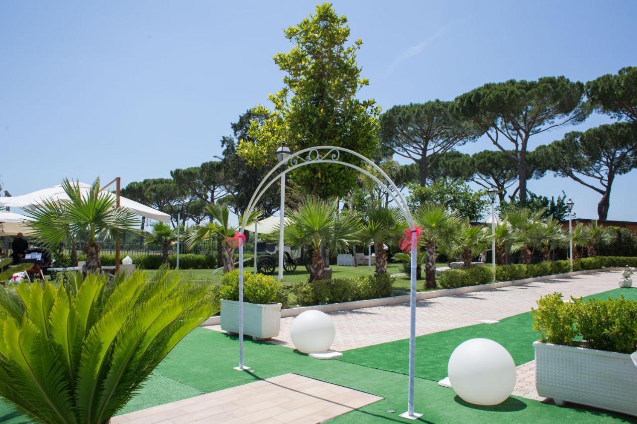 Il Postiglione Hotel - Sala Ricevimenti มินตูร์โน ภายนอก รูปภาพ