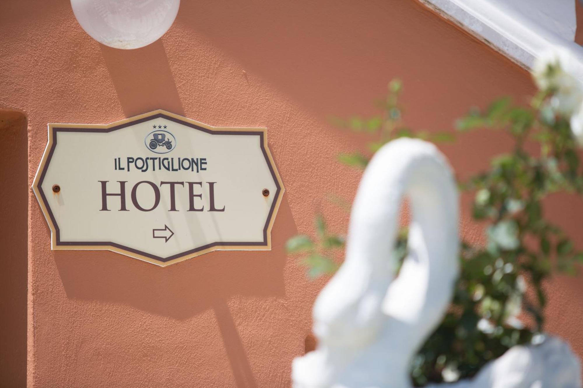 Il Postiglione Hotel - Sala Ricevimenti มินตูร์โน ภายนอก รูปภาพ
