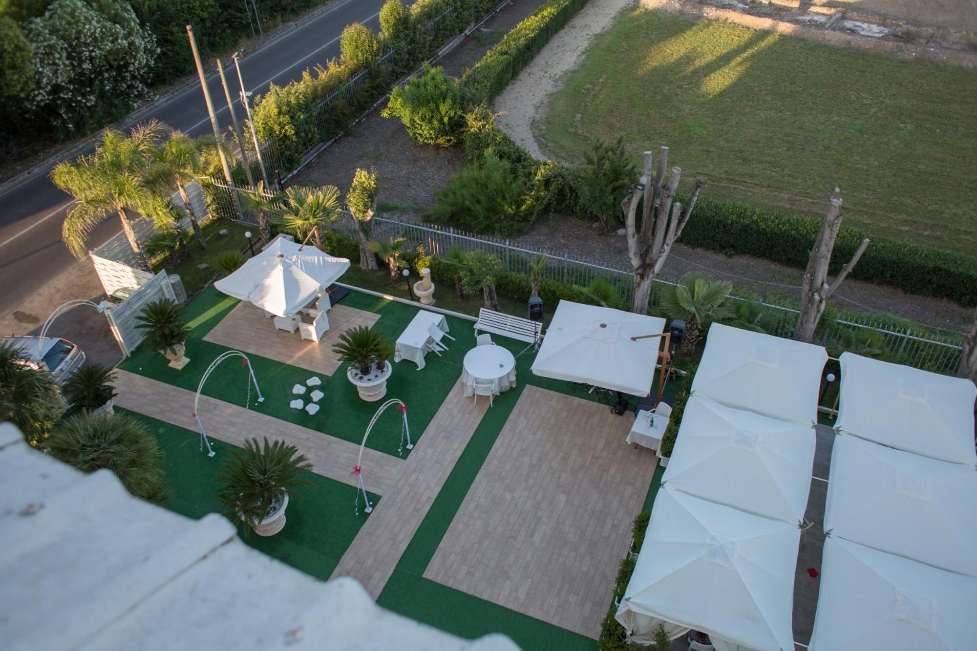 Il Postiglione Hotel - Sala Ricevimenti มินตูร์โน ภายนอก รูปภาพ