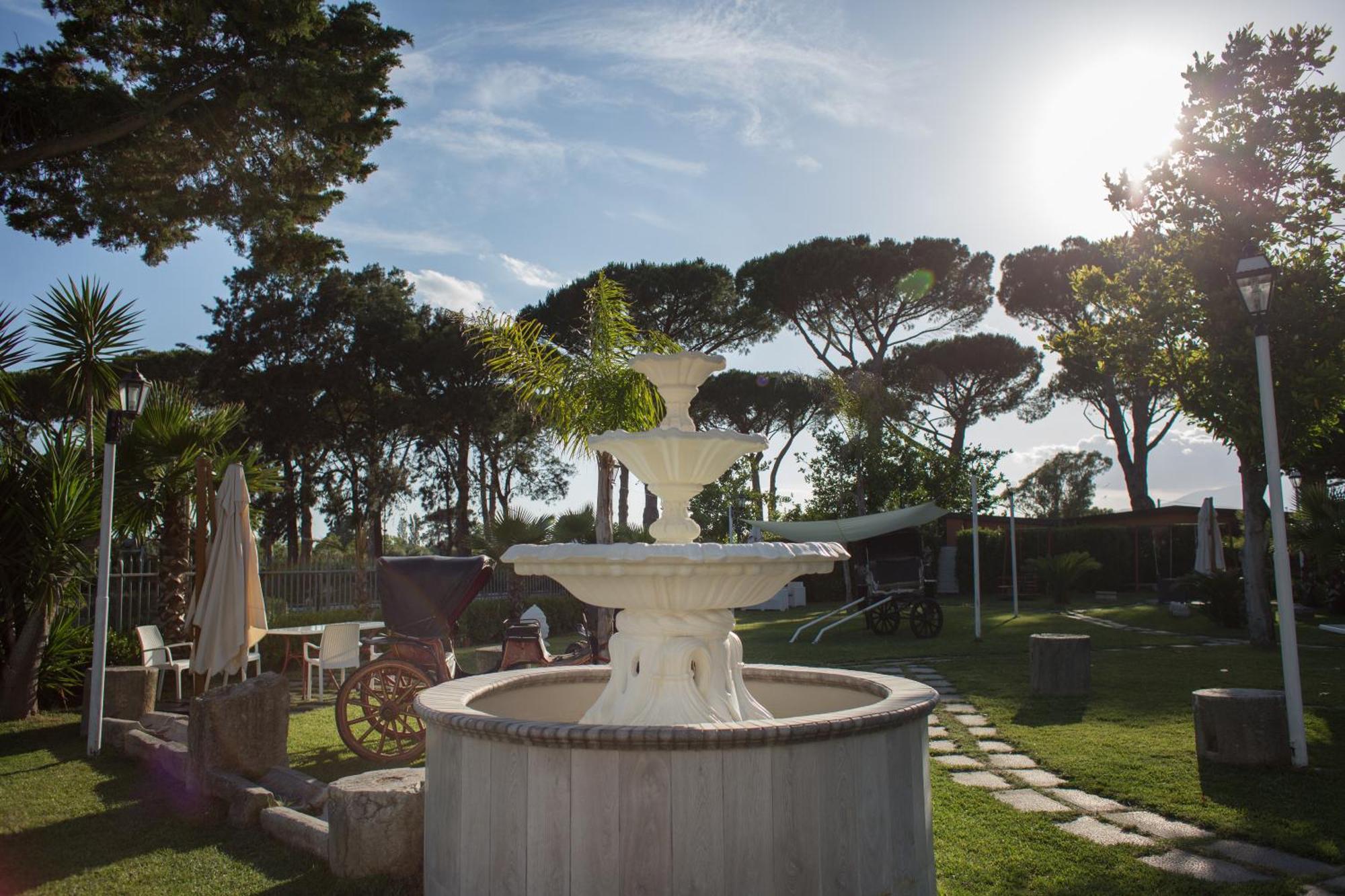Il Postiglione Hotel - Sala Ricevimenti มินตูร์โน ภายนอก รูปภาพ
