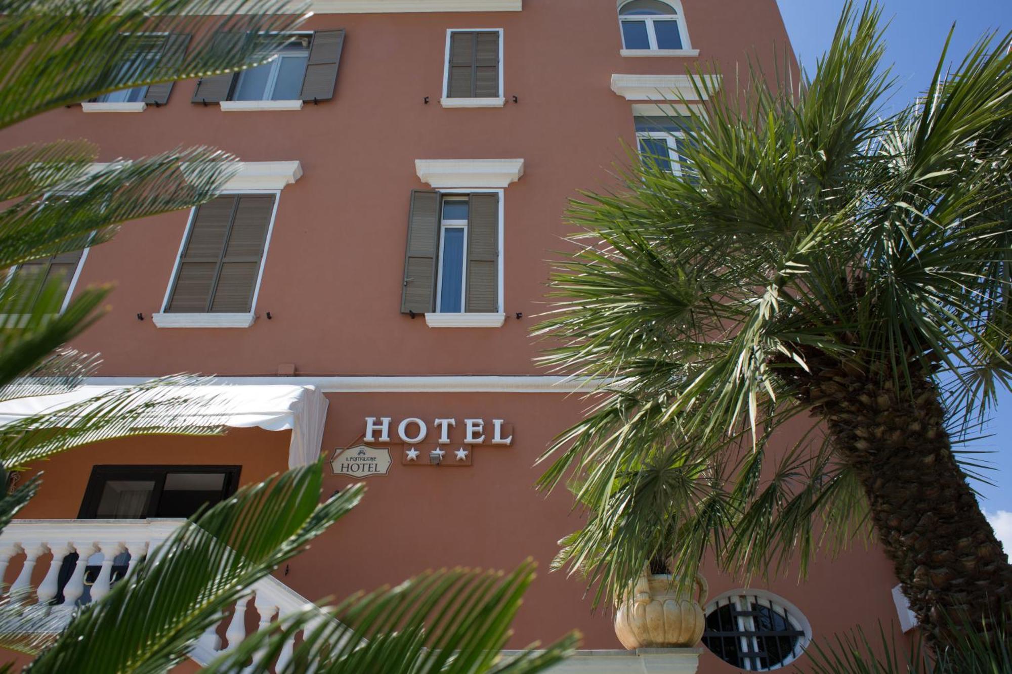 Il Postiglione Hotel - Sala Ricevimenti มินตูร์โน ภายนอก รูปภาพ