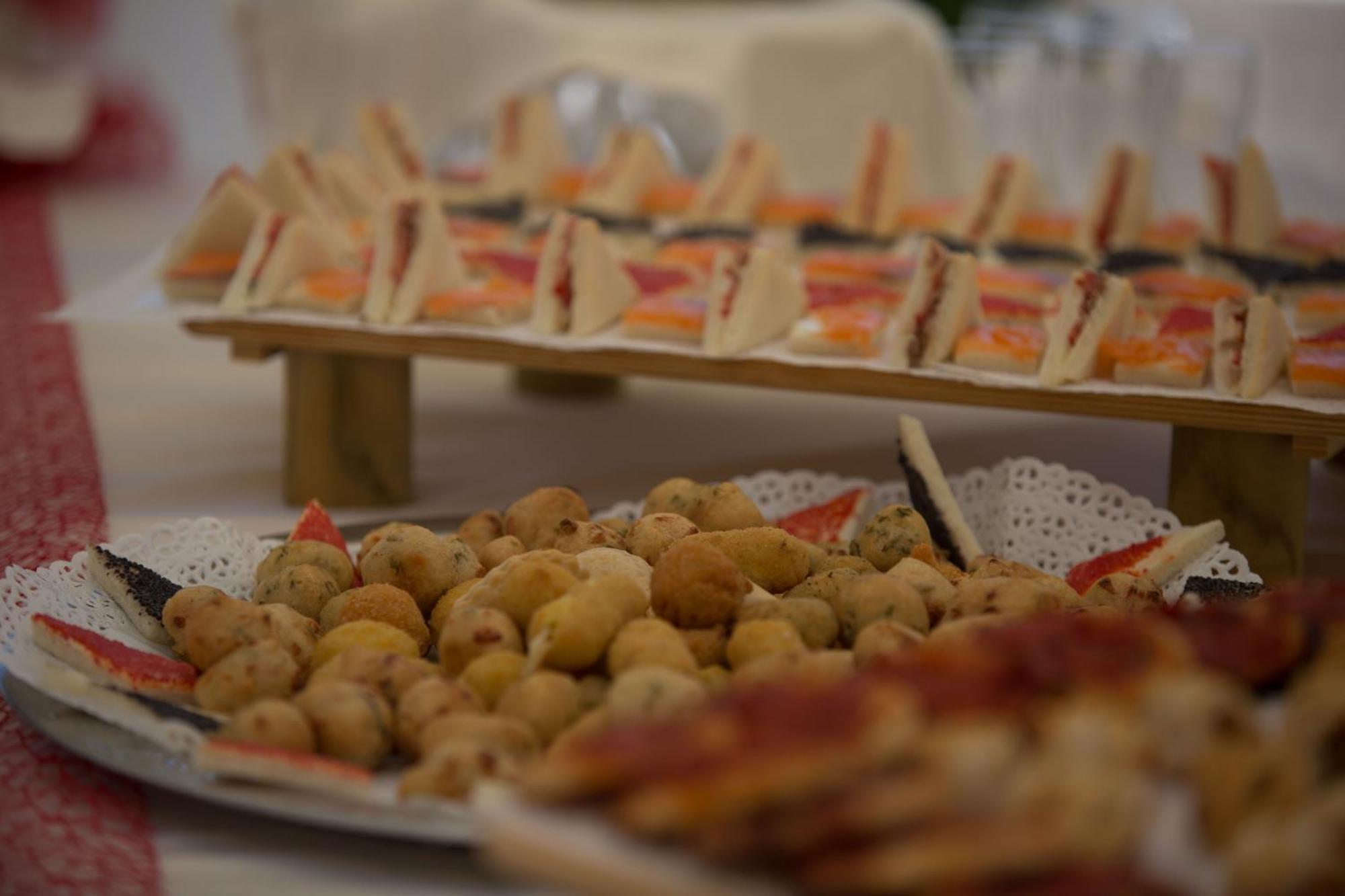 Il Postiglione Hotel - Sala Ricevimenti มินตูร์โน ภายนอก รูปภาพ
