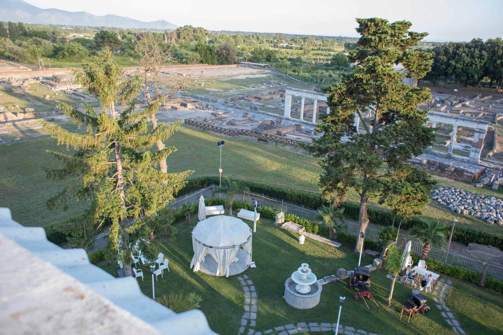 Il Postiglione Hotel - Sala Ricevimenti มินตูร์โน ภายนอก รูปภาพ