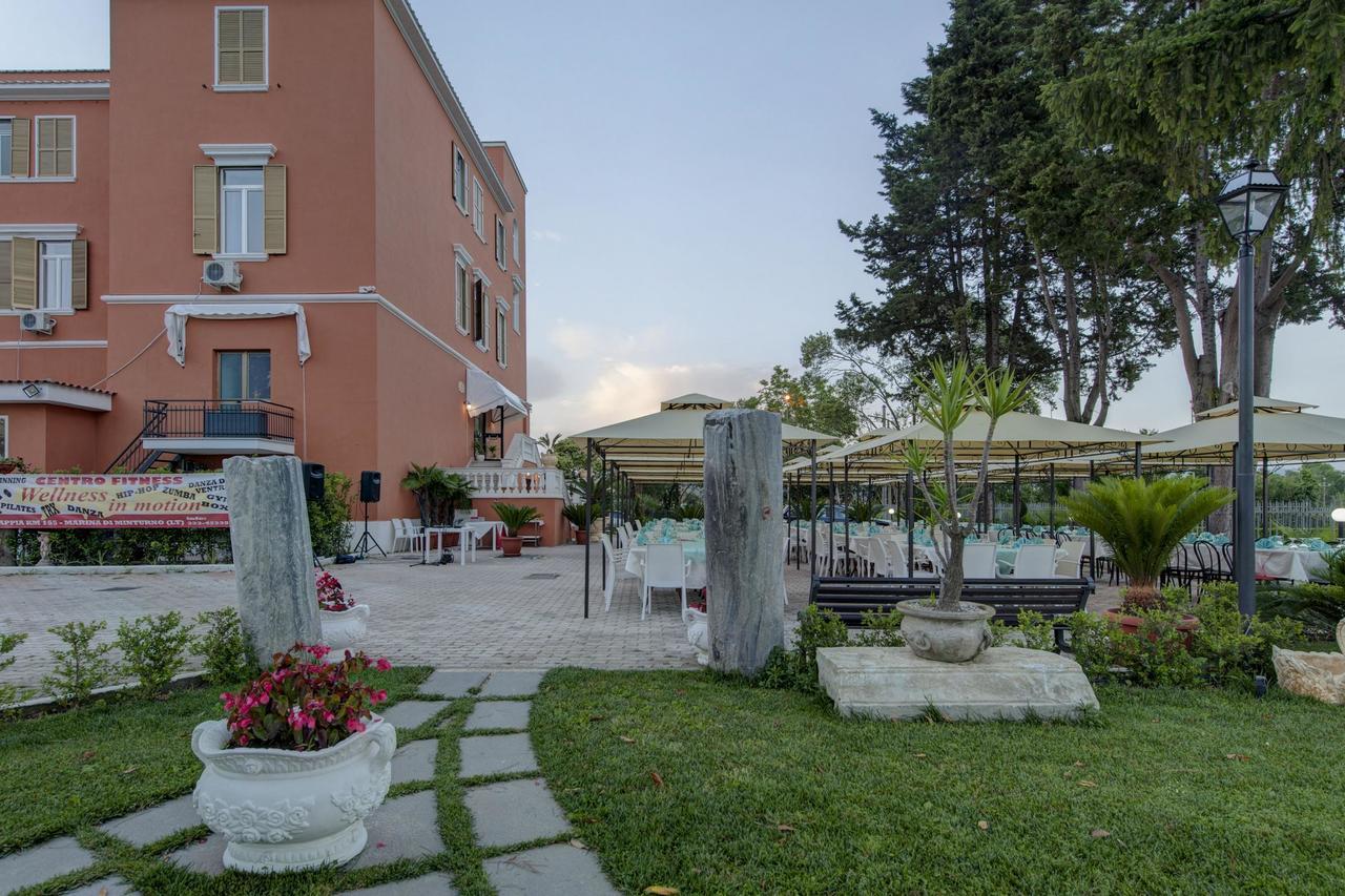 Il Postiglione Hotel - Sala Ricevimenti มินตูร์โน ภายนอก รูปภาพ