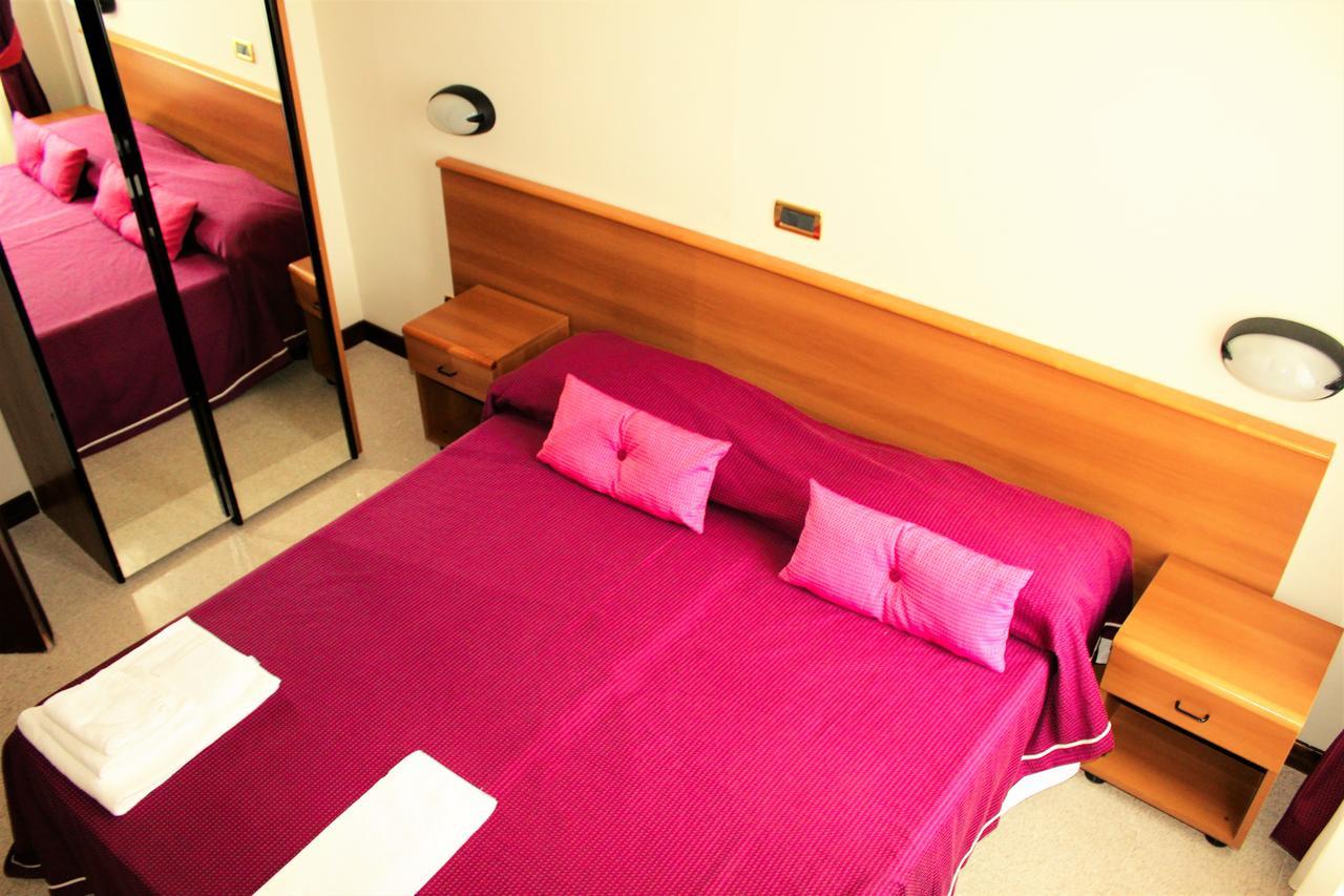 Il Postiglione Hotel - Sala Ricevimenti มินตูร์โน ภายนอก รูปภาพ