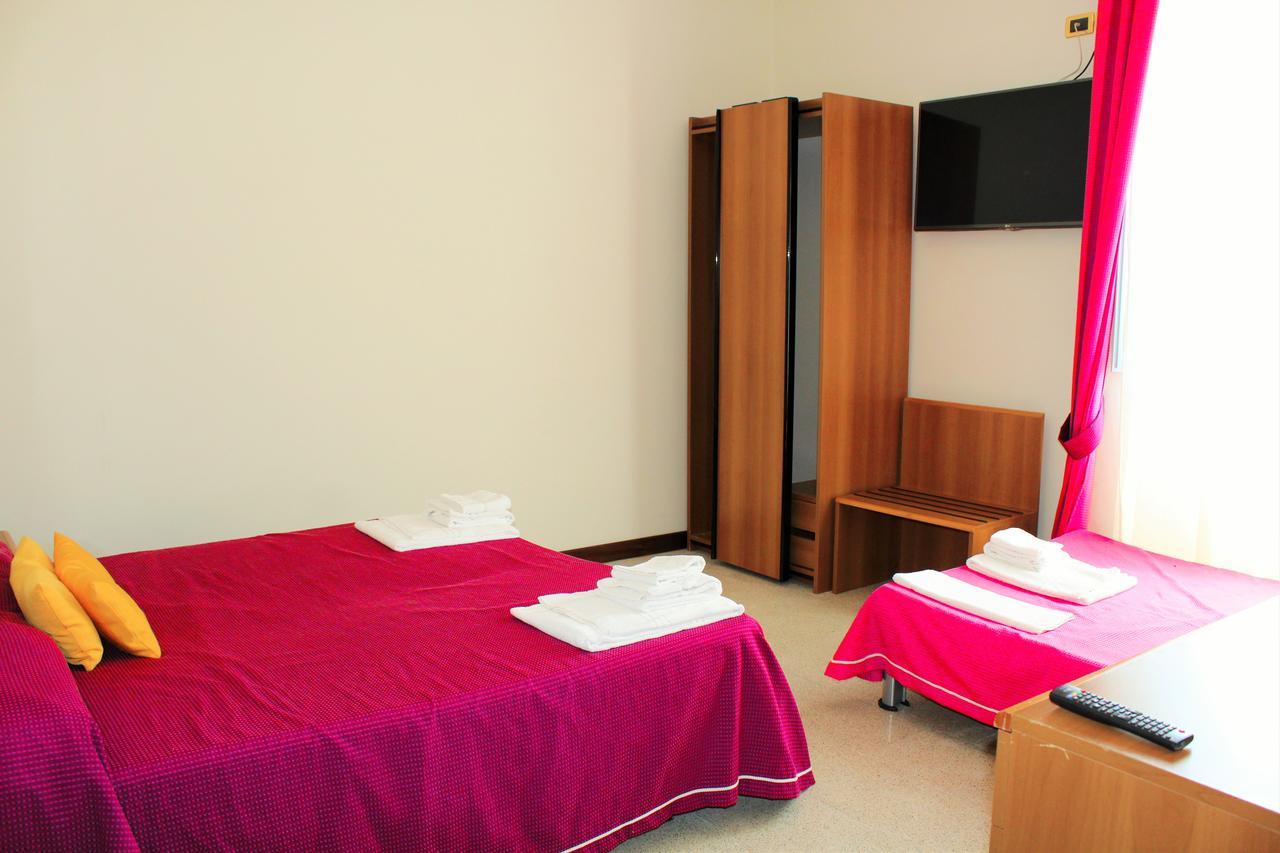 Il Postiglione Hotel - Sala Ricevimenti มินตูร์โน ภายนอก รูปภาพ